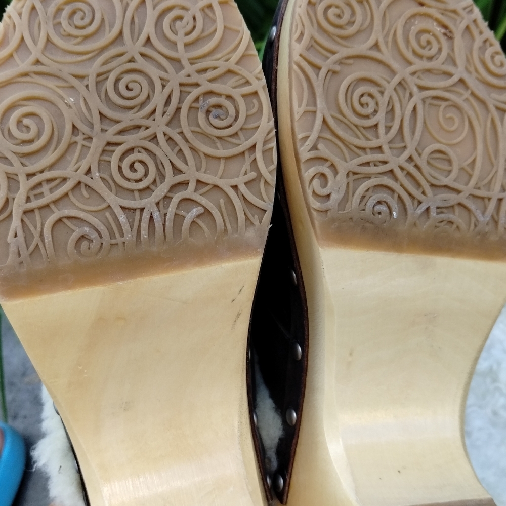 Ugg Kalie Genuine Black Leather Sheepskin Lined Wooden Clogs 7 - Picture 6 of 11